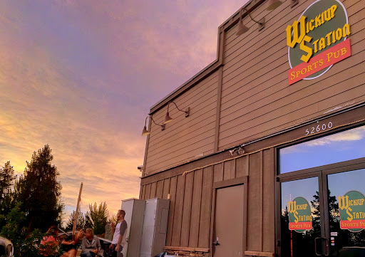 Wikiup Station Sports Pub